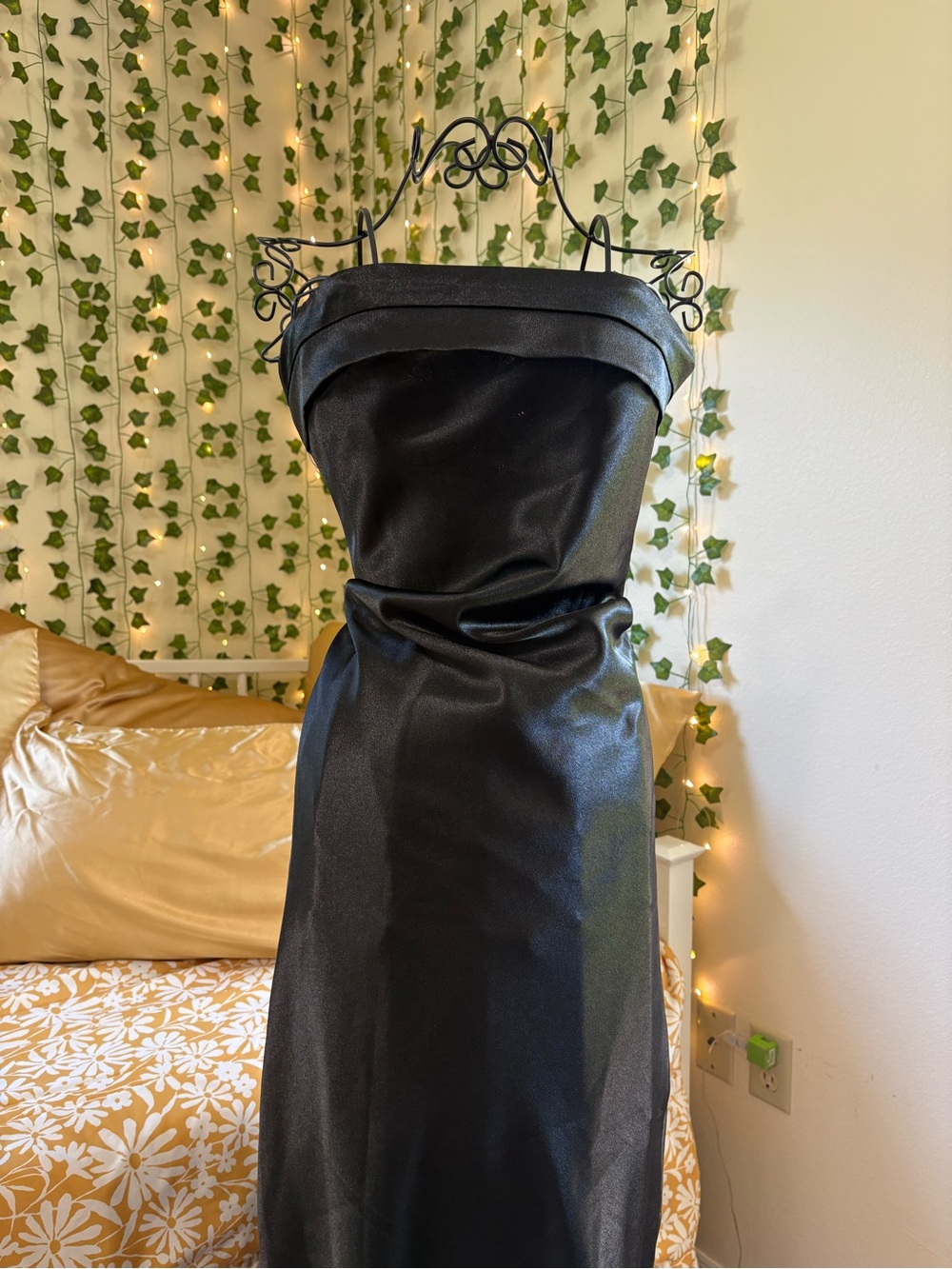 Classic Strapless Black Evening Dress